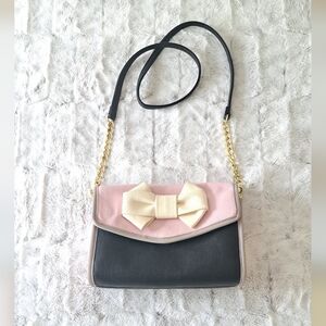 Betsey Johnson bow pink black cross body shoulder gold chain feminine  purse.
